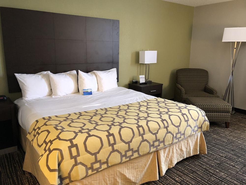 Baymont By Wyndham Washington Hotel Bagian luar foto
