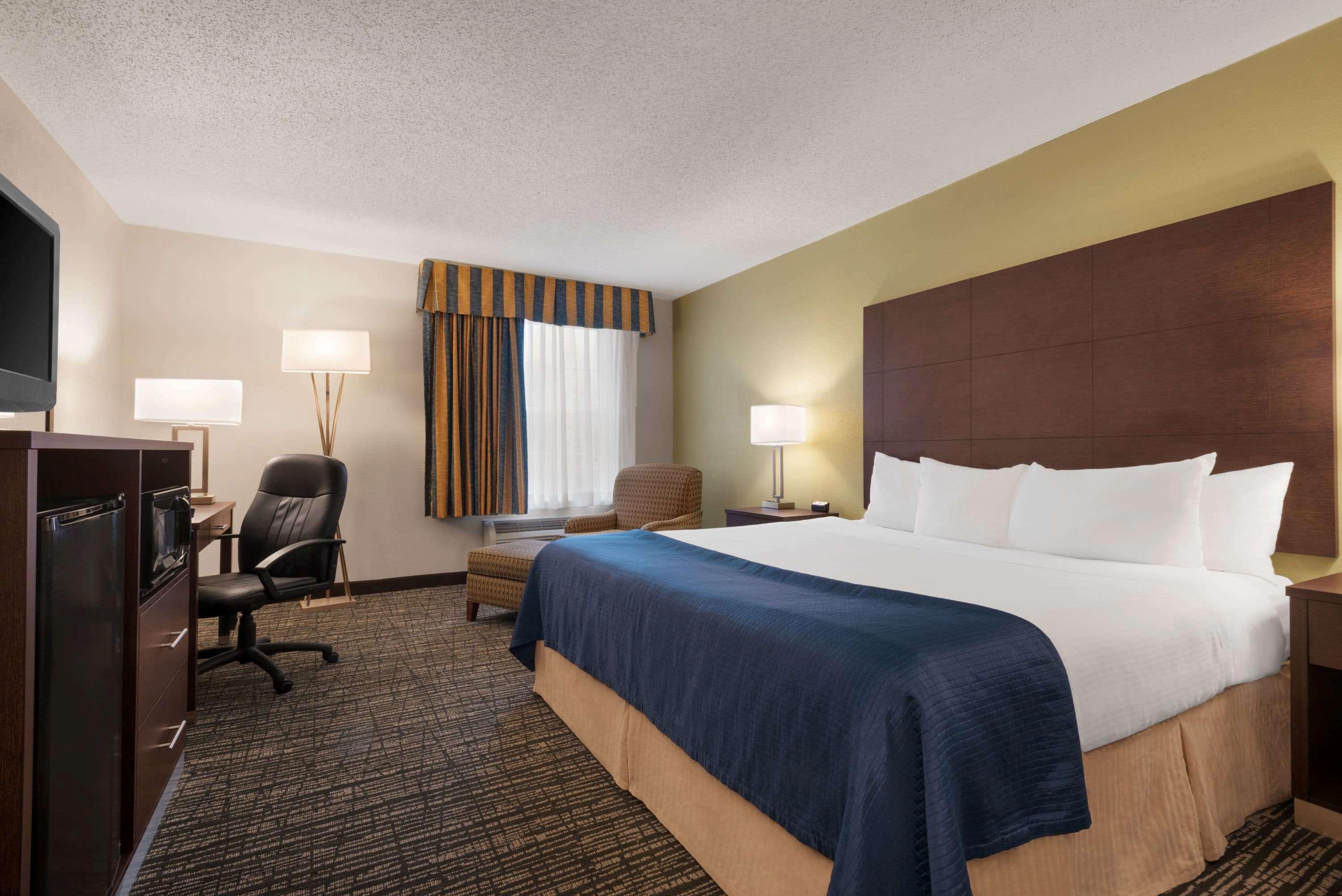 Baymont By Wyndham Washington Hotel Bagian luar foto