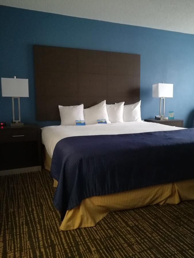 Baymont By Wyndham Washington Hotel Bagian luar foto